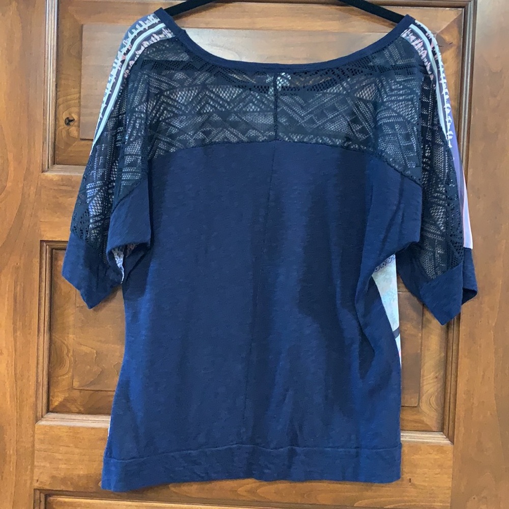 Vanity Blouse - Picture 3 of 3